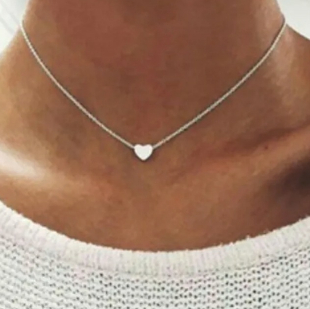 NEW Silver Heart Shaped Pendant Necklace